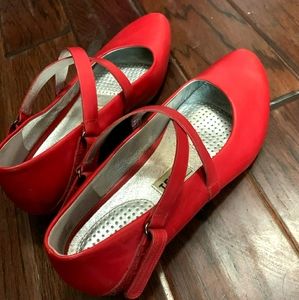 Tsubo Red Strappy Flats